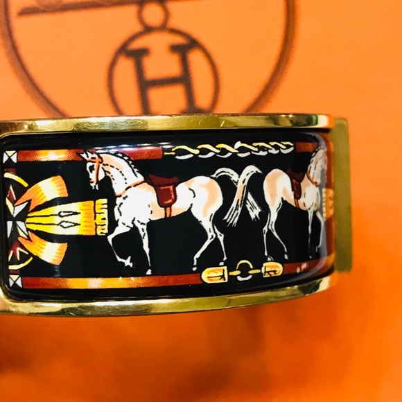 SOLD - HERMÈS Loquet Enamel Watch - Picture 9 of 16